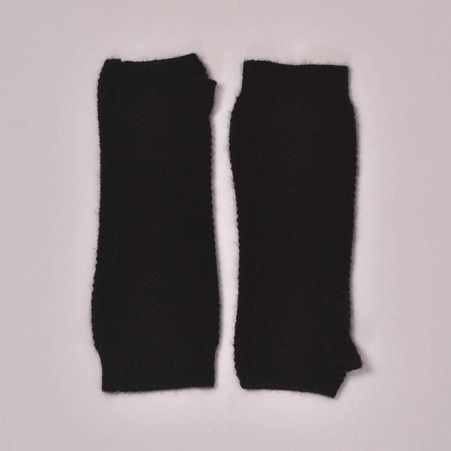 Schwarze fingerlose Kaschmir-Handschuhe